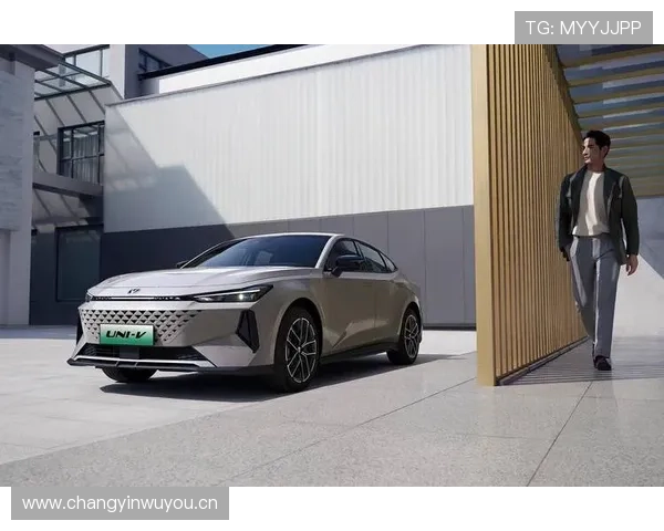 10.89万起，国产“小A7”长安UNI-V买尊贵型最划算