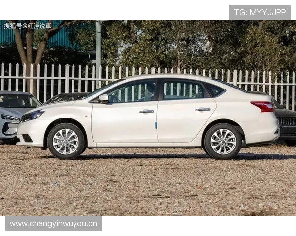 10万级家轿怎么选？详细对比现代伊兰特和日产轩逸，各有特色